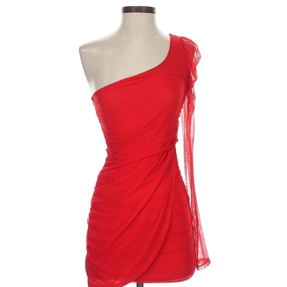 Lucy In The Sky Chic One-Shoulder Red Mini Dress